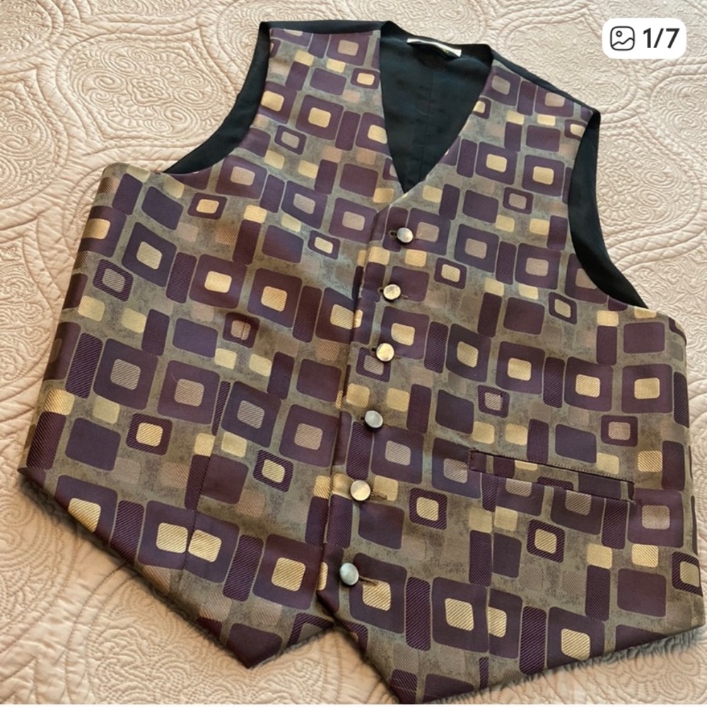 MEN’S SIX-BUTTON SILK VEST